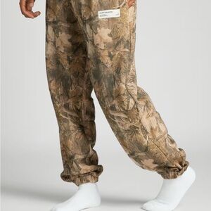 NIB Unisex Comfrt Sweatpants in Camo Sz Large Popular print!!!